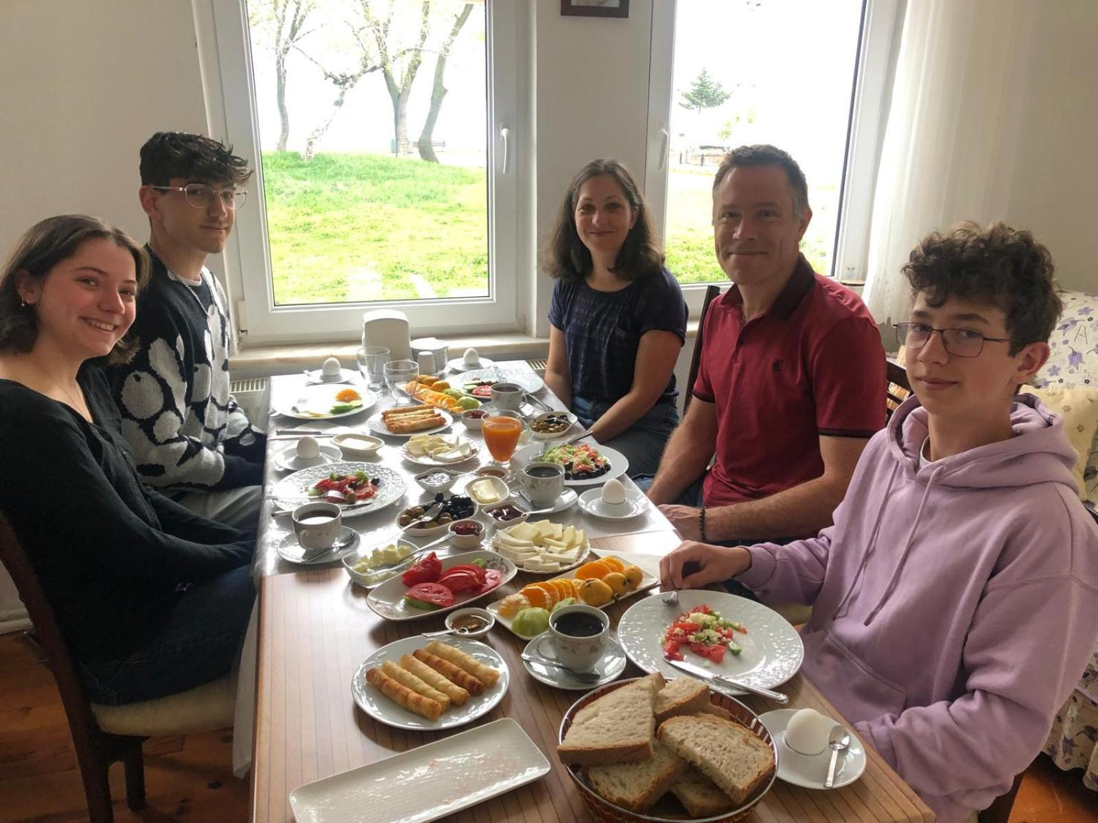 Ali'S Pension Egirdir Екстериор снимка