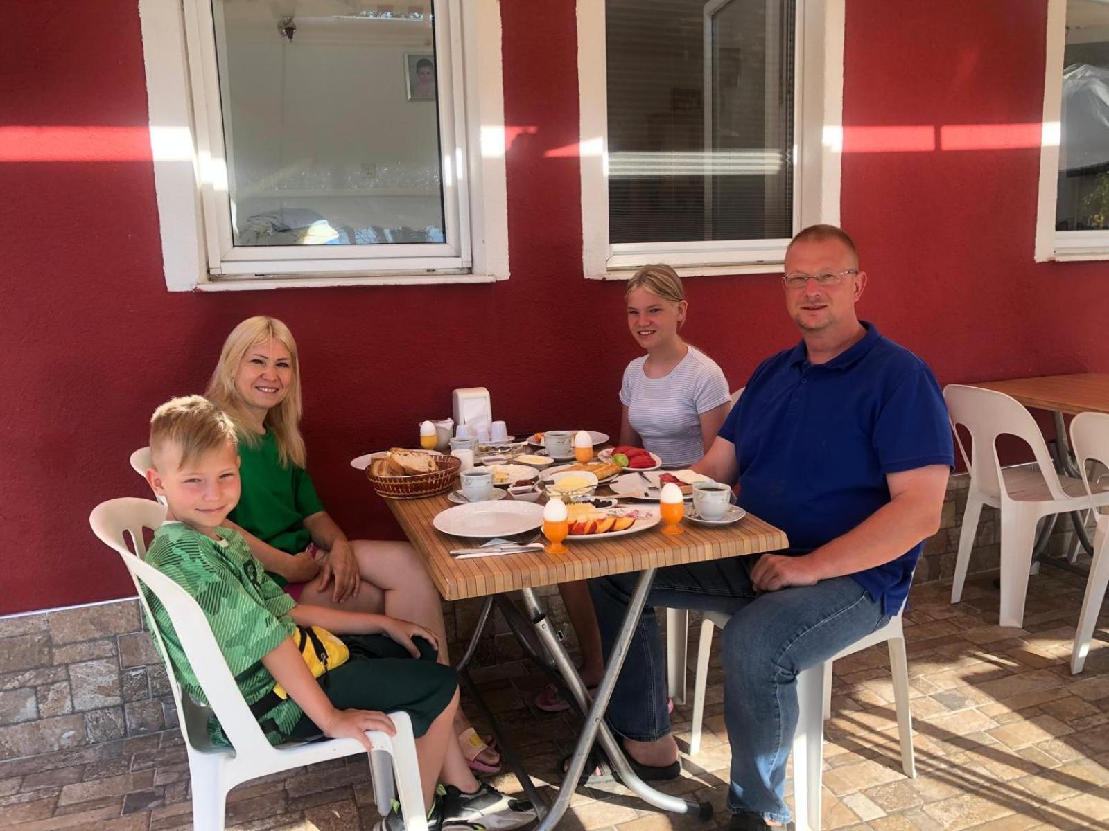 Ali'S Pension Egirdir Екстериор снимка